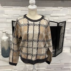 JOA sweater sz M